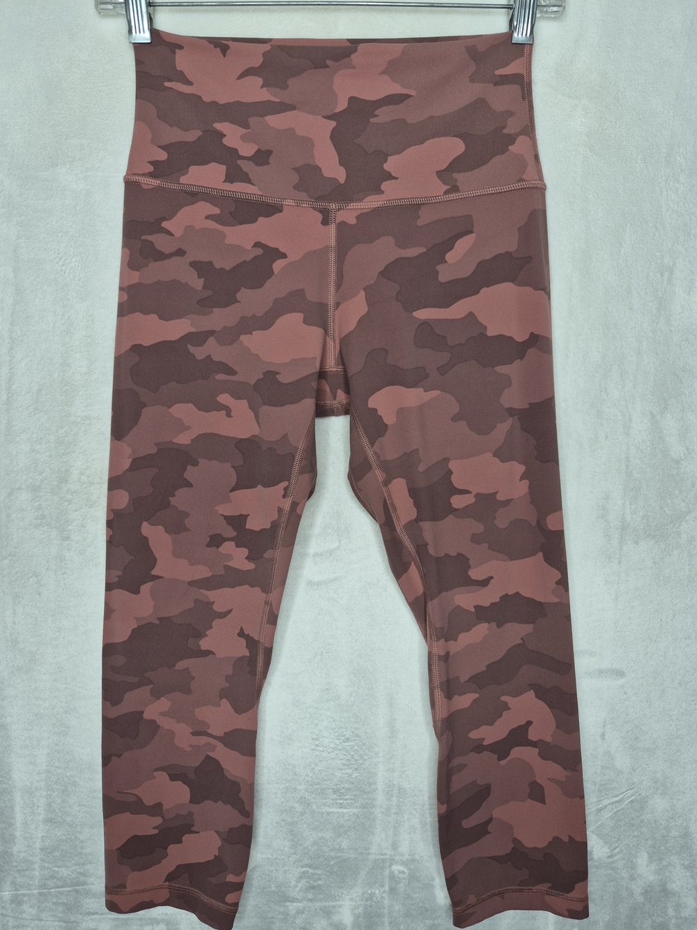Lululemon Align High Rise Crop 21" Leggings Heritage Rose Camo Womens Size 6‎